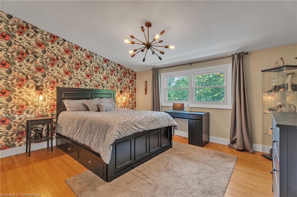 316 Fennell Avenue W, Hamilton, ON - Indoor Photo Showing Bedroom