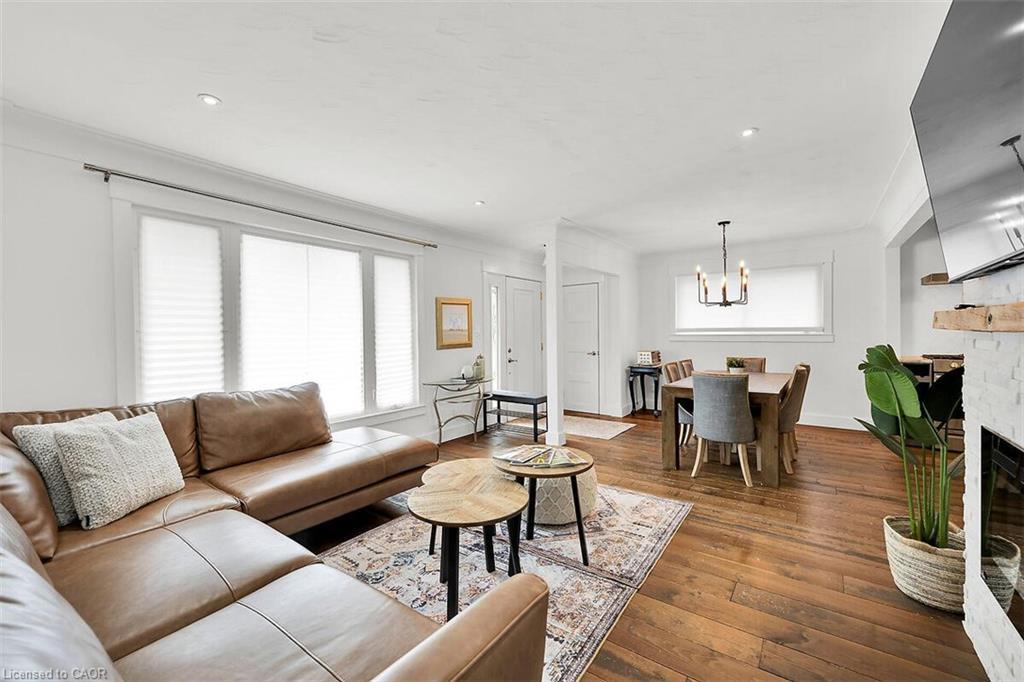 28 Marion Crescent, Dundas, ON - Indoor Photo Showing Living Room With Fireplace