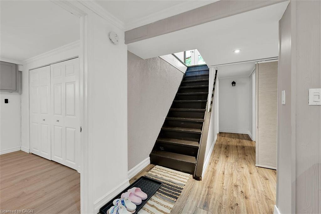 28 Marion Crescent, Dundas, ON - Indoor Photo Showing Other Room