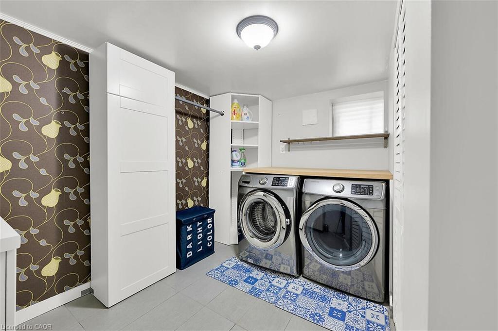 28 Marion Crescent, Dundas, ON - Indoor Photo Showing Laundry Room