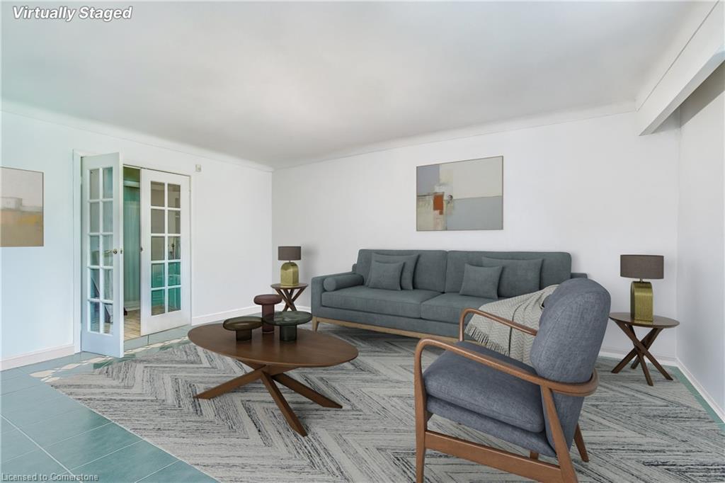 348 Barrick Road, Port Colborne, ON - Indoor Photo Showing Living Room