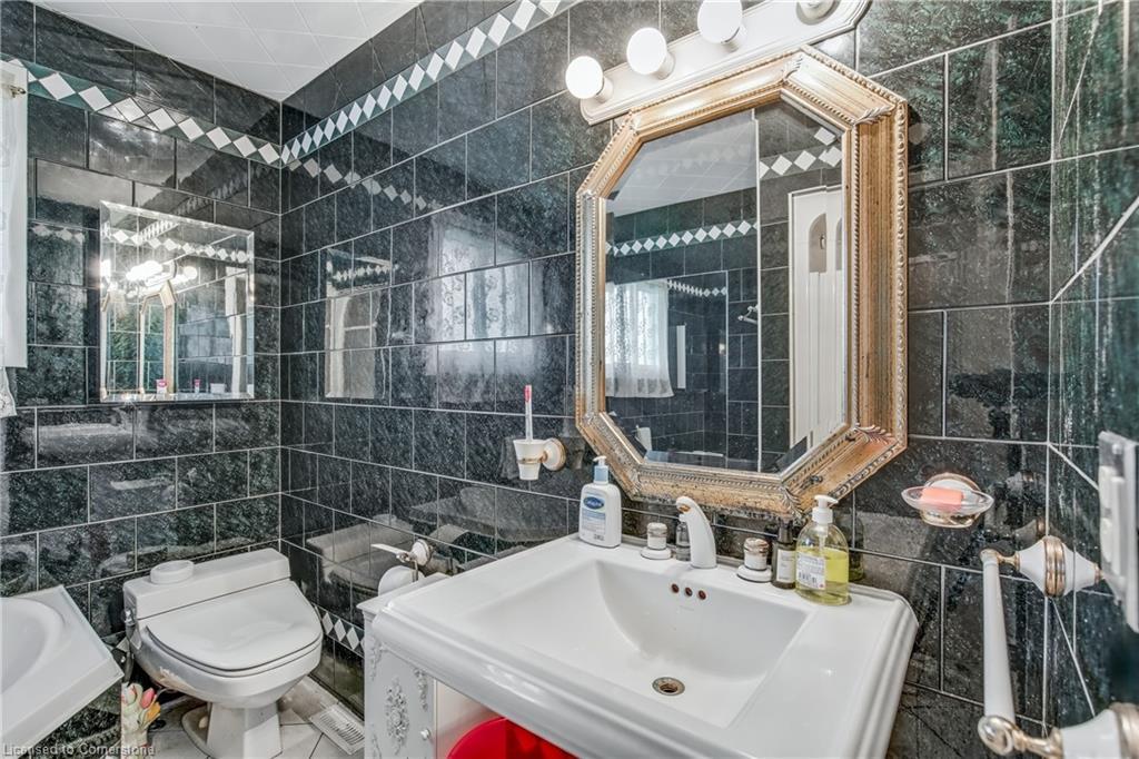 348 Barrick Road, Port Colborne, ON - Indoor Photo Showing Bathroom