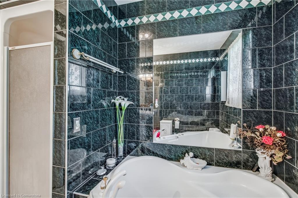 348 Barrick Road, Port Colborne, ON - Indoor Photo Showing Bathroom