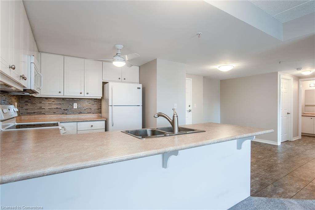 306-505 Margaret Street, Cambridge, ON - Indoor Photo Showing Kitchen