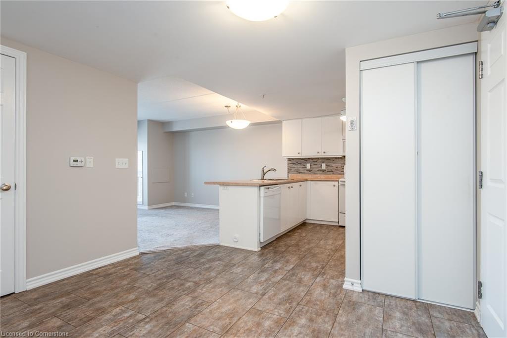 306-505 Margaret Street, Cambridge, ON - Indoor Photo Showing Kitchen