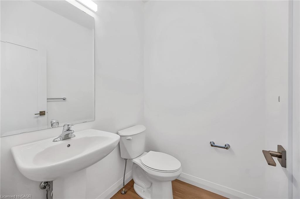 385 Limeridge Road E, Hamilton, ON - Indoor Photo Showing Bathroom