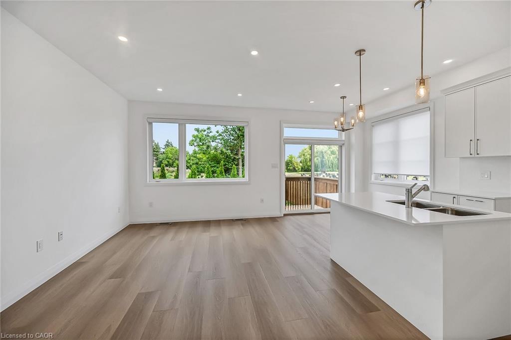 385 Limeridge Road E, Hamilton, ON - Indoor