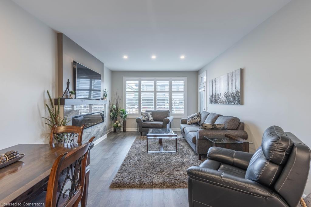 14 Campbell Street, Thorold, ON - Indoor Photo Showing Living Room With Fireplace