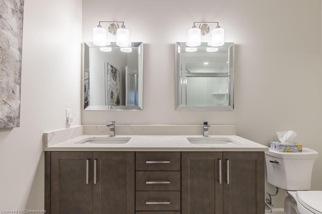 14 Campbell Street, Thorold, ON - Indoor Photo Showing Bathroom