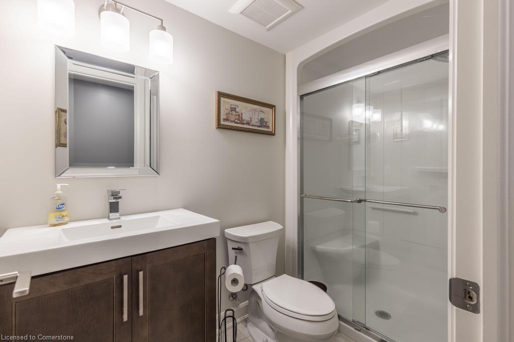 14 Campbell Street, Thorold, ON - Indoor Photo Showing Bathroom