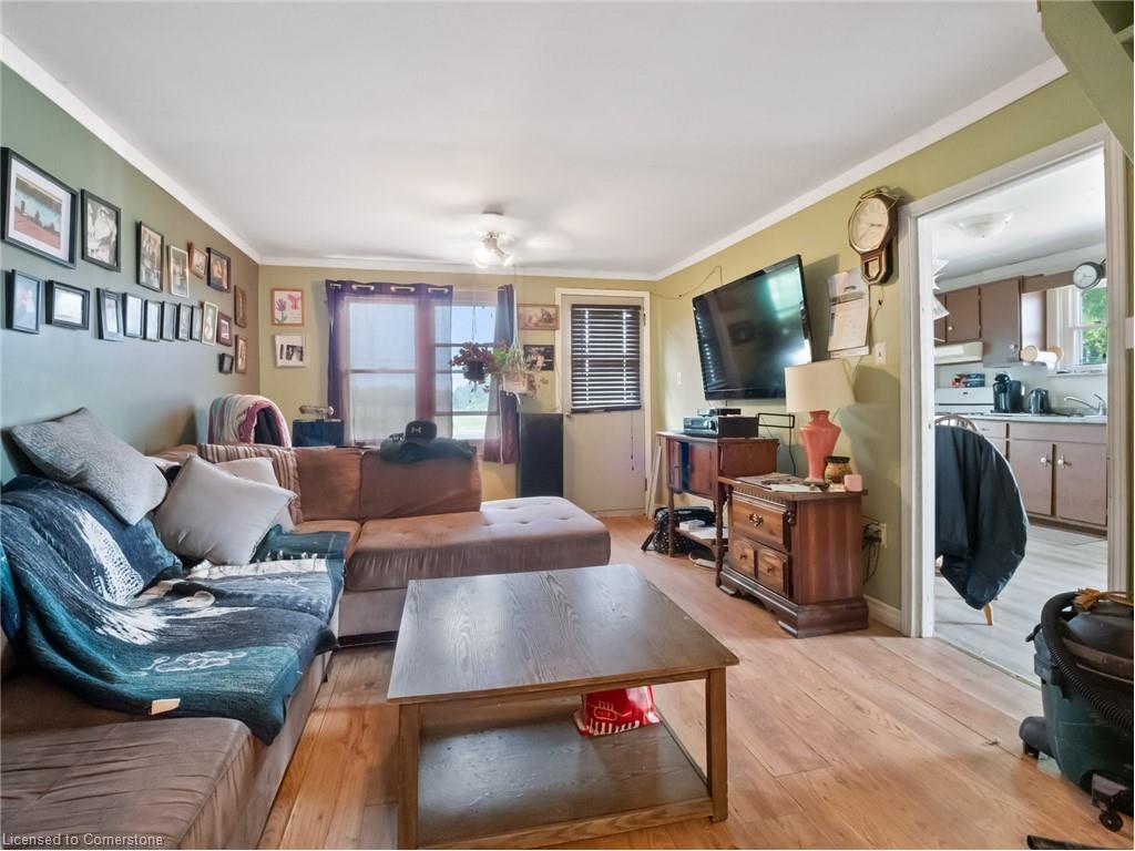 567 Killaly St Street E, Port Colborne, ON - Indoor Photo Showing Living Room