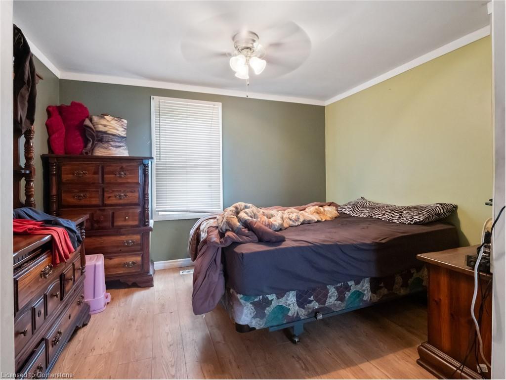 567 Killaly St Street E, Port Colborne, ON - Indoor Photo Showing Bedroom