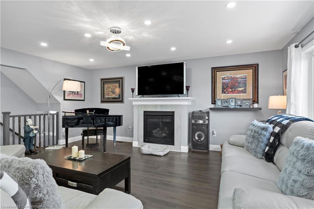 122 Bridge Crescent, Palmerston, ON - Indoor Photo Showing Living Room With Fireplace
