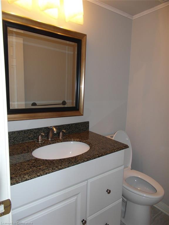 2289 Dunforest Crescent, Oakville, ON - Indoor Photo Showing Bathroom