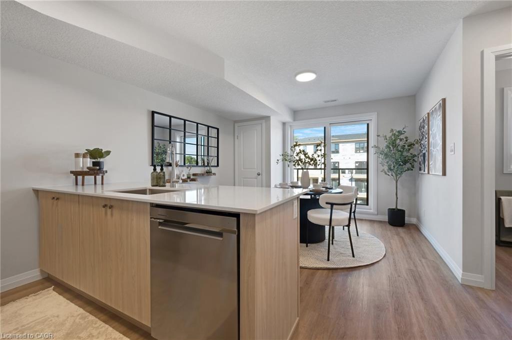 E5-410 Northfield Drive W, Waterloo, ON - Indoor