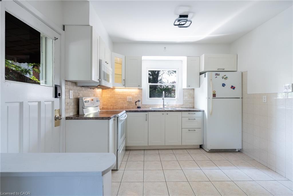 272 Stinson Crescent, Hamilton, ON - Indoor Photo Showing Kitchen