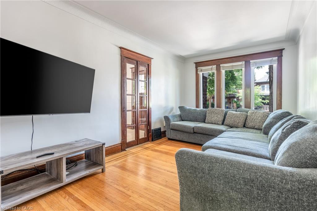 272 Stinson Crescent, Hamilton, ON - Indoor Photo Showing Living Room