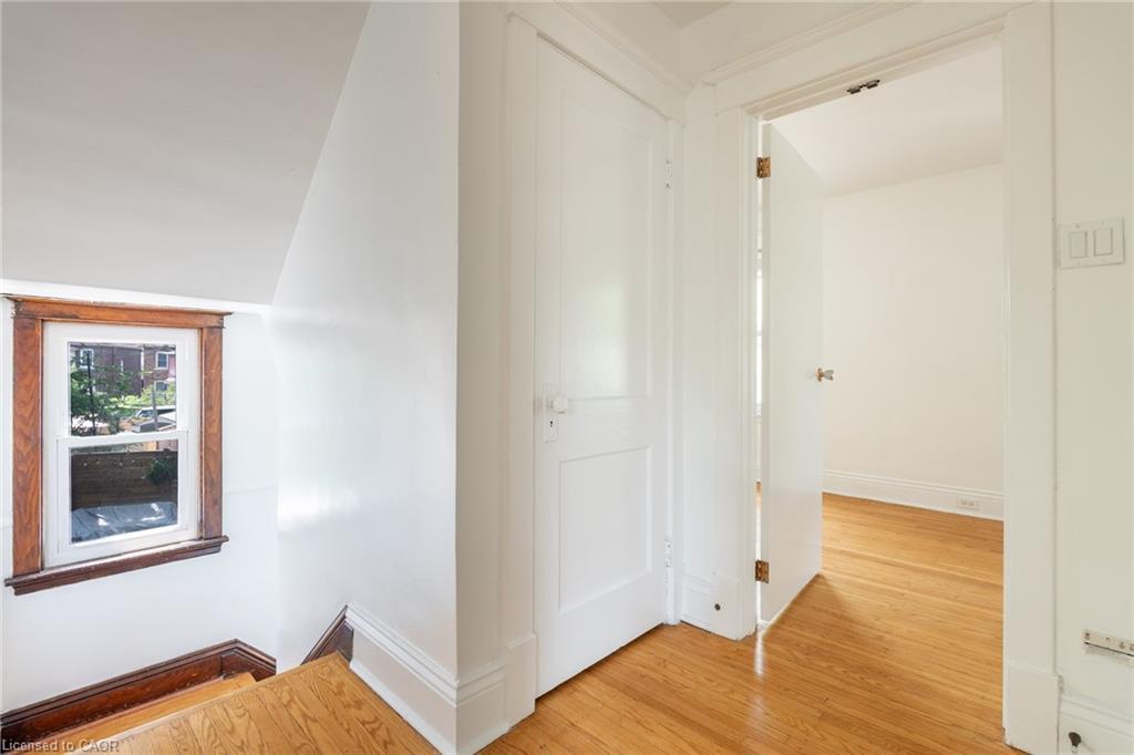 272 Stinson Crescent, Hamilton, ON - Indoor Photo Showing Other Room