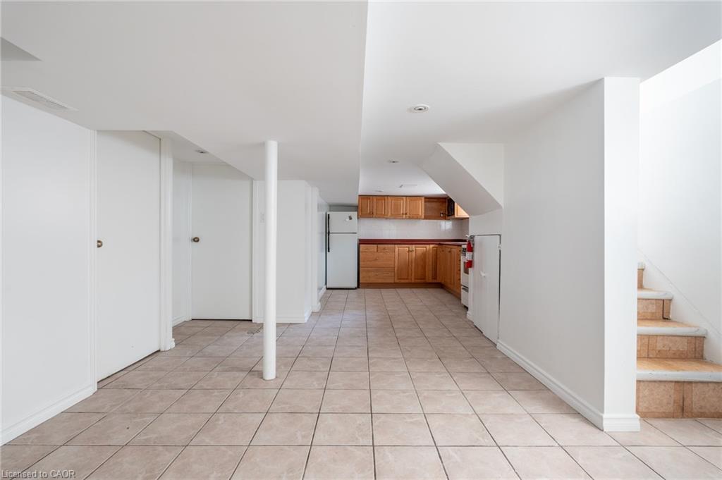 272 Stinson Crescent, Hamilton, ON - Indoor Photo Showing Other Room