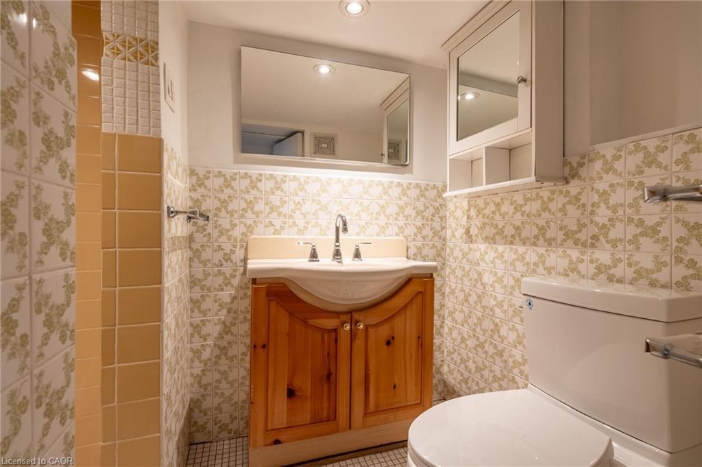 272 Stinson Crescent, Hamilton, ON - Indoor Photo Showing Bathroom
