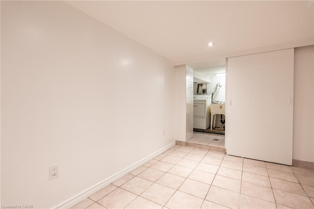 272 Stinson Crescent, Hamilton, ON - Indoor Photo Showing Other Room