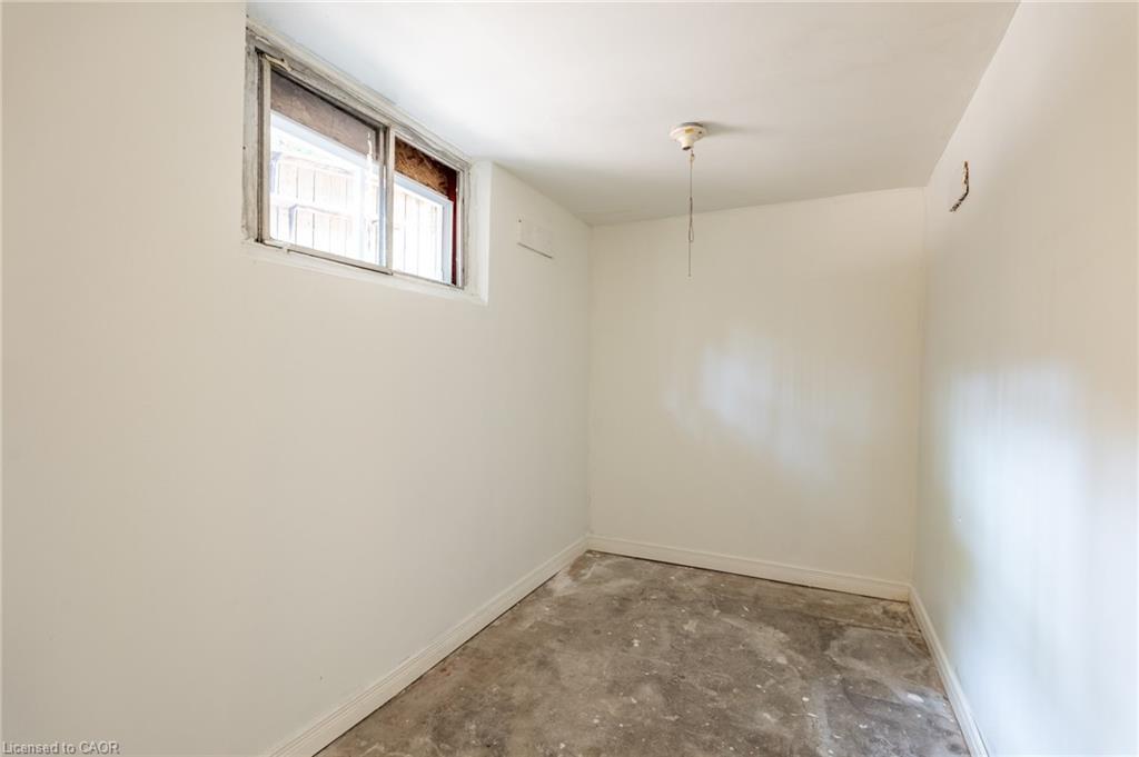 272 Stinson Crescent, Hamilton, ON - Indoor Photo Showing Other Room