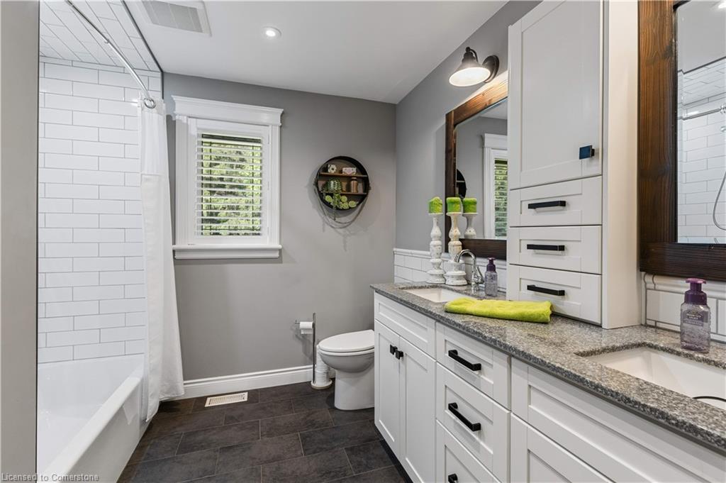 404996 Beaconsfield Road, Burgessville, ON - Indoor Photo Showing Bathroom
