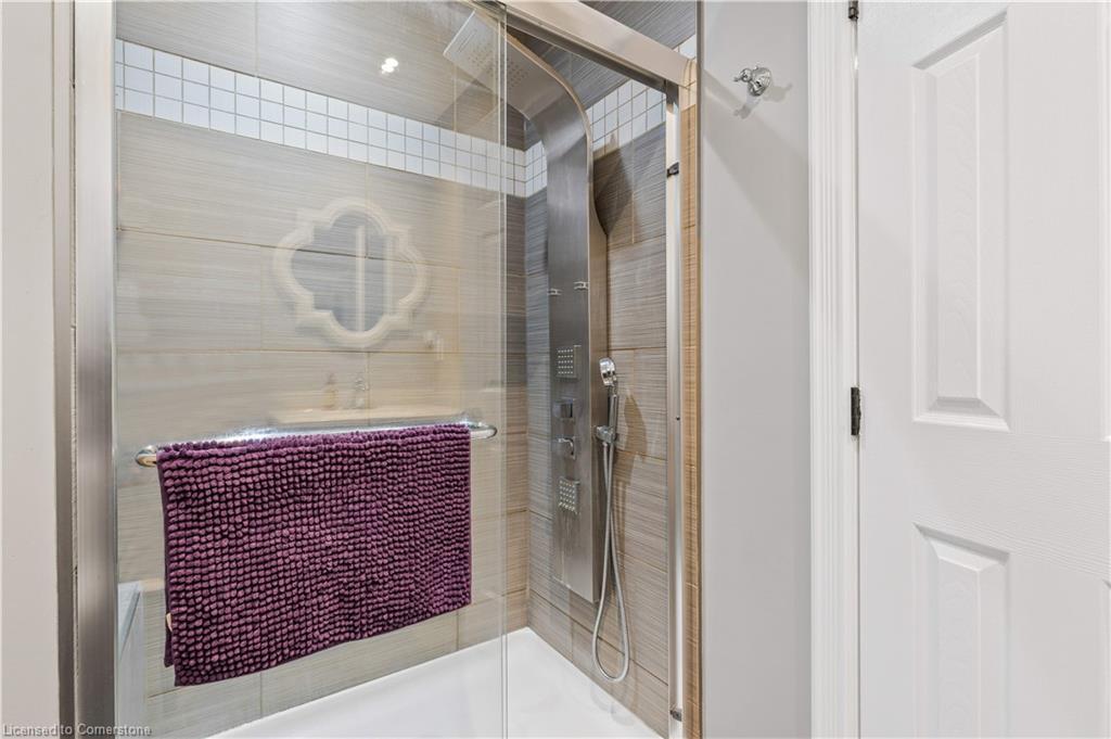 404996 Beaconsfield Road, Burgessville, ON - Indoor Photo Showing Bathroom