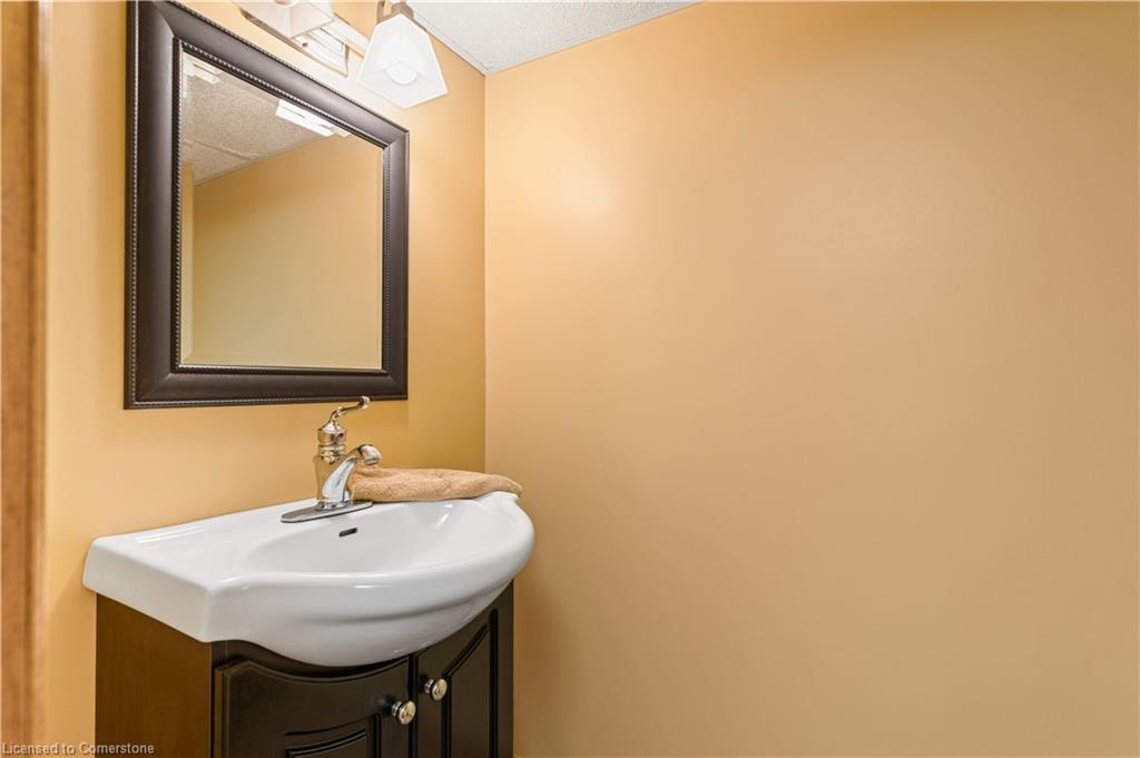 404996 Beaconsfield Road, Burgessville, ON - Indoor Photo Showing Bathroom
