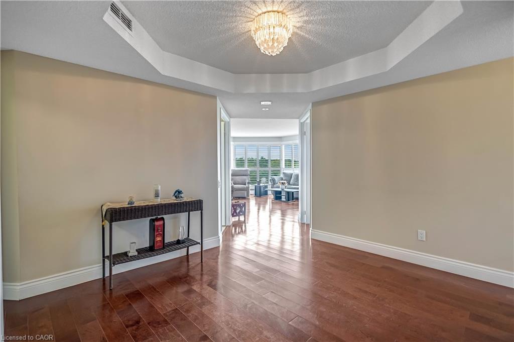 704-1800 The Collegeway, Mississauga, ON - Indoor Photo Showing Other Room