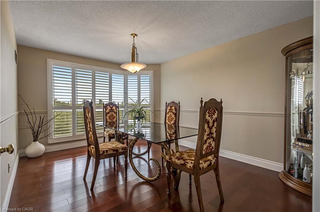 704-1800 The Collegeway, Mississauga, ON - Indoor Photo Showing Dining Room