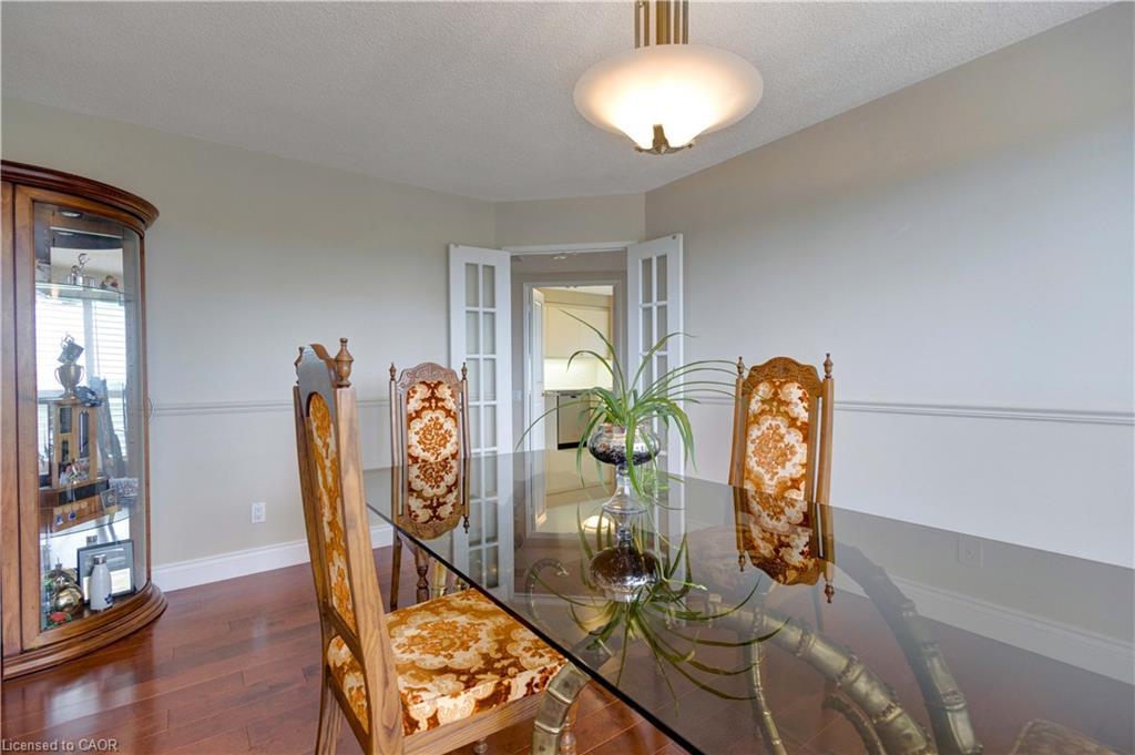 704-1800 The Collegeway, Mississauga, ON - Indoor