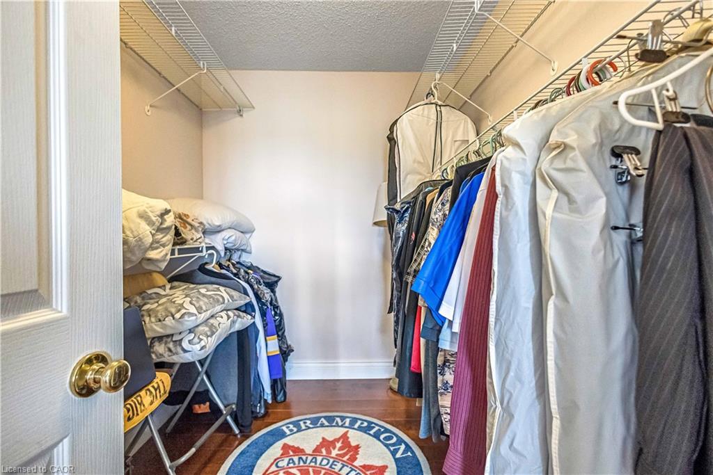 704-1800 The Collegeway, Mississauga, ON - Indoor With Storage