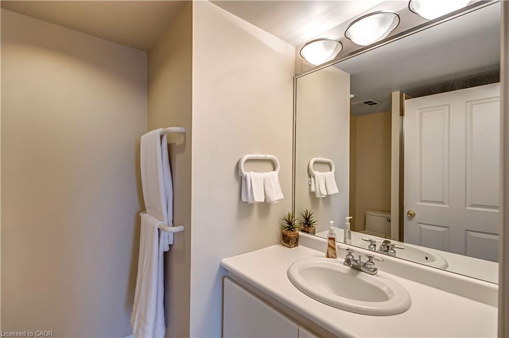 704-1800 The Collegeway, Mississauga, ON - Indoor Photo Showing Bathroom