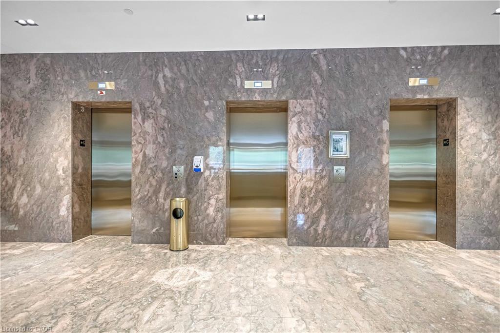 704-1800 The Collegeway, Mississauga, ON - Indoor