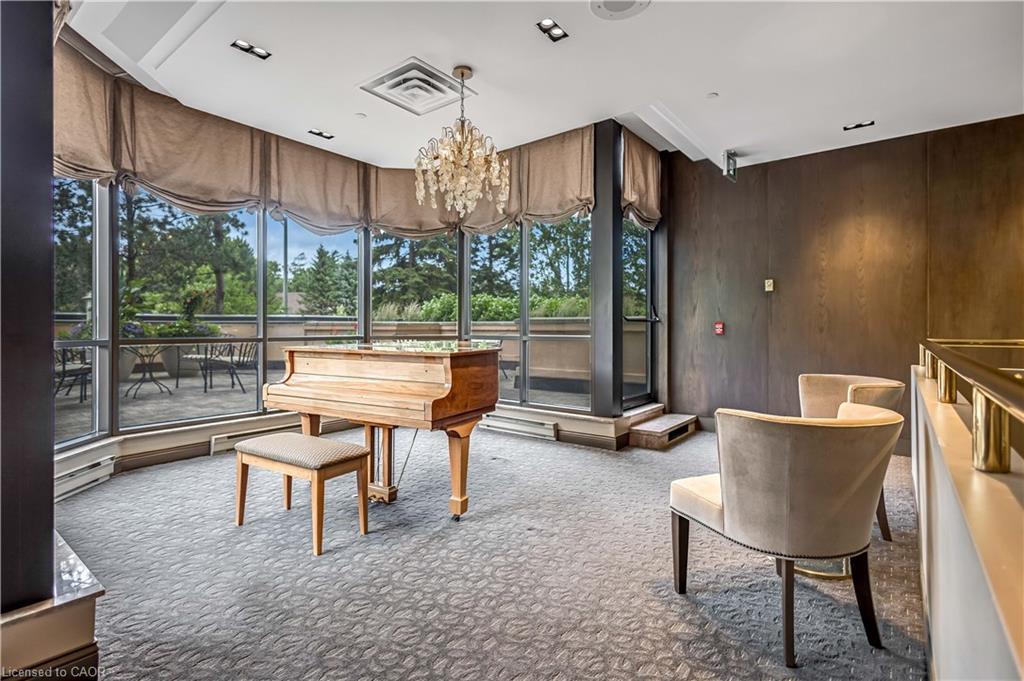 704-1800 The Collegeway, Mississauga, ON - Indoor