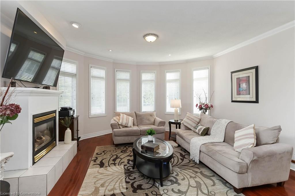 1401 Tamworth Court, Burlington, ON - Indoor Photo Showing Living Room With Fireplace