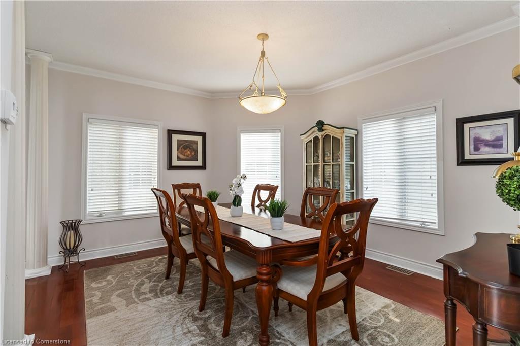 1401 Tamworth Court, Burlington, ON - Indoor Photo Showing Dining Room