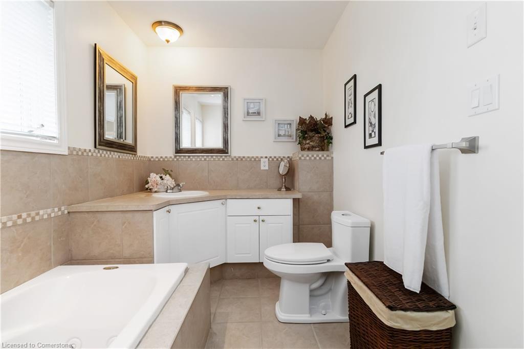 1401 Tamworth Court, Burlington, ON - Indoor Photo Showing Bathroom