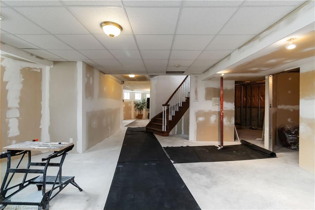 1401 Tamworth Court, Burlington, ON - Indoor Photo Showing Other Room