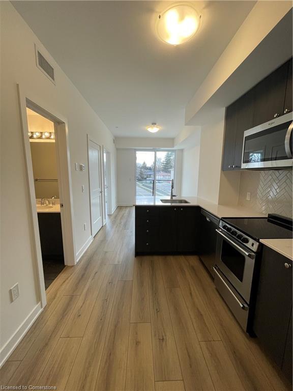 214-312 Erb Street W, Waterloo, ON - Indoor Photo Showing Kitchen