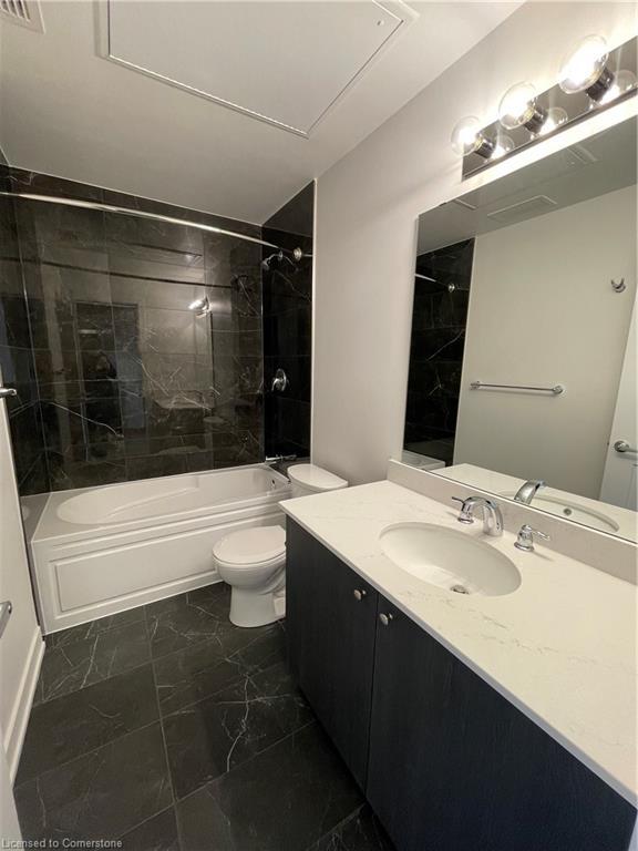 214-312 Erb Street W, Waterloo, ON - Indoor Photo Showing Bathroom