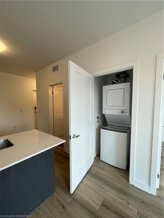 214-312 Erb Street W, Waterloo, ON - Indoor