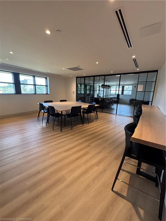 214-312 Erb Street W, Waterloo, ON - Indoor