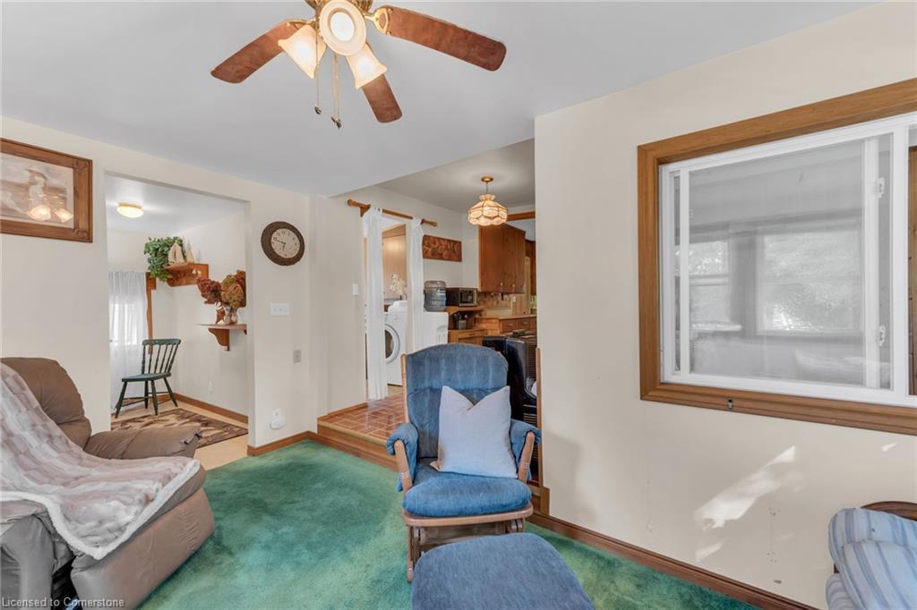 16 Broad Street, Port Dover, ON - Indoor Photo Showing Living Room