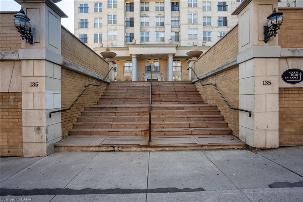 612-135 James Street S, Hamilton, ON - Outdoor