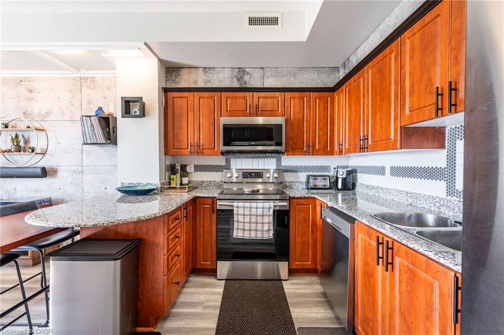612-135 James Street S, Hamilton, ON - Indoor Photo Showing Kitchen With Double Sink