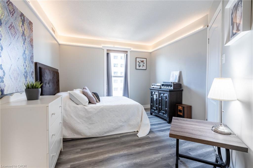 612-135 James Street S, Hamilton, ON - Indoor Photo Showing Bedroom