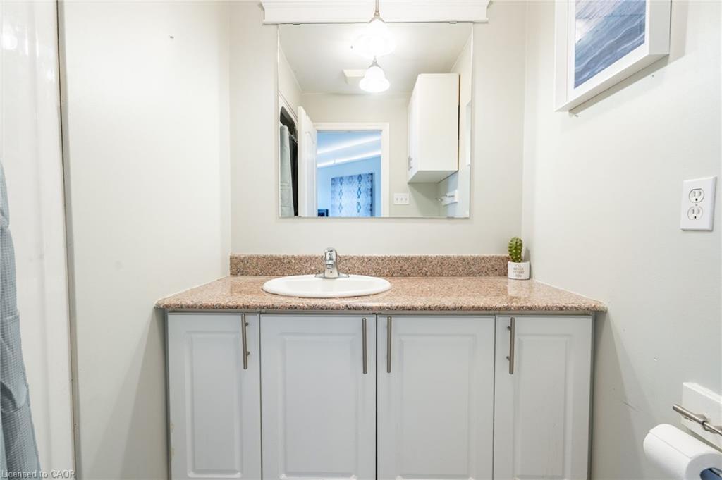 612-135 James Street S, Hamilton, ON - Indoor Photo Showing Bathroom