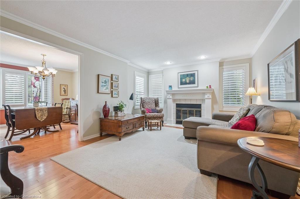 4-488 Beechwood Drive, Waterloo, ON - Indoor Photo Showing Living Room With Fireplace